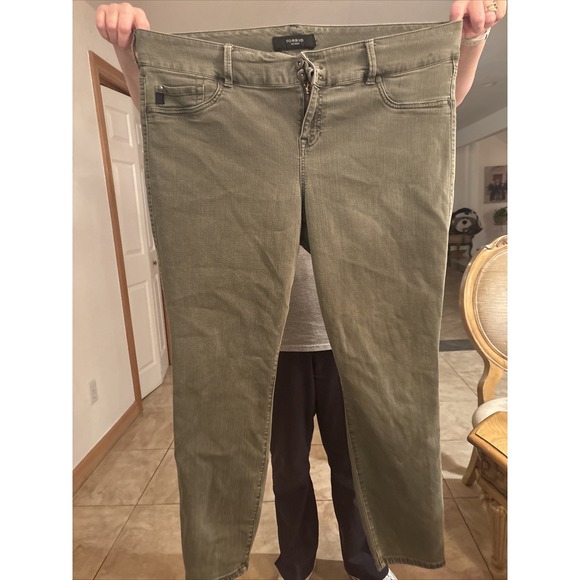 Torrid Distressed Jeans Gray Size 16W Stretch - Picture 1 of 4
